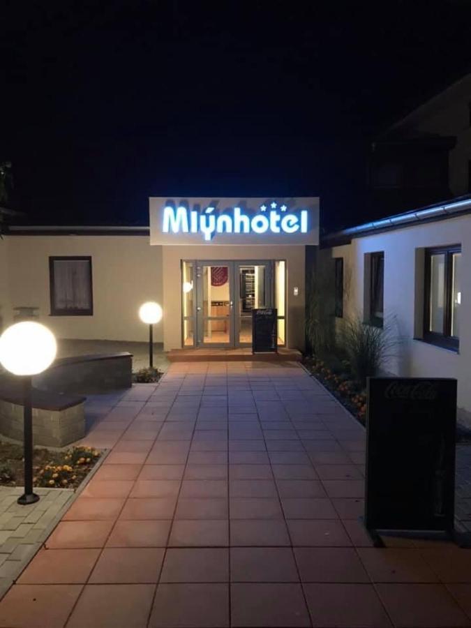 Hotel Mlyn - Jihlava Vilanec Exterior photo